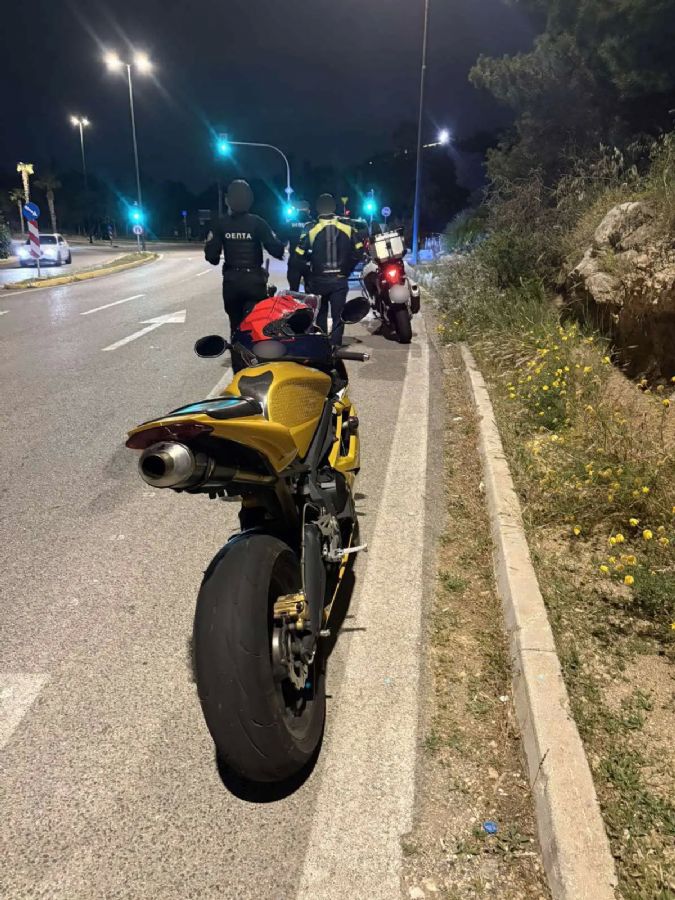 Πήρε εκατοντάδες διπλώματα και οχήματα η ΕΛ.ΑΣ.